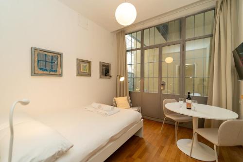 Atelier in Piazza Castello with private terrace