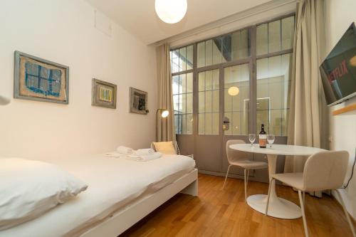 Atelier in Piazza Castello with private terrace