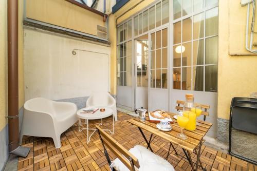 Atelier in Piazza Castello with private terrace