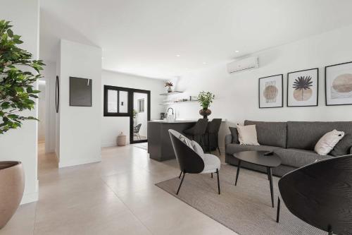 Garden suites 46B walking distance to Puerto Banus
