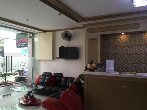 TV a/nebo společenská místnost v ubytování Huy Hoang 1 Hotel - Tân Bình