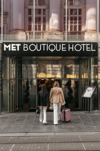 Met Boutique Hotel — Property building