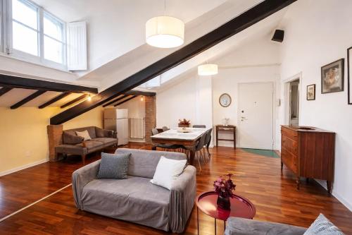 Bright Attic 120sqm in Garibaldi Quarter Milano