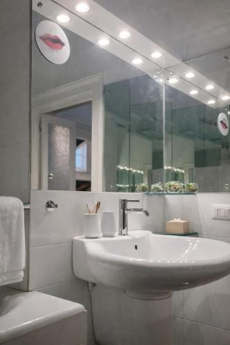 Bright Attic 120sqm in Garibaldi Quarter Milano