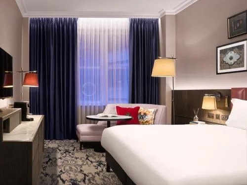 The Trafalgar St James London Curio Collection by Hilton photo 4