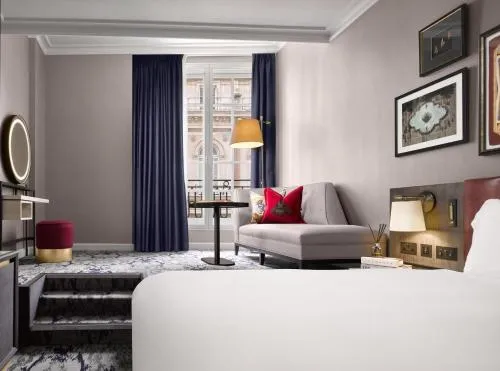 The Trafalgar St James London Curio Collection by Hilton photo 9