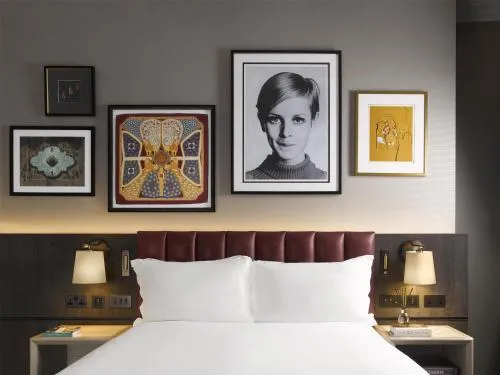 The Trafalgar St James London Curio Collection by Hilton photo 5