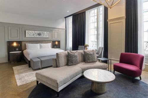 The Trafalgar St James London Curio Collection by Hilton photo 51