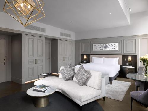 The Trafalgar St James London Curio Collection by Hilton photo 52