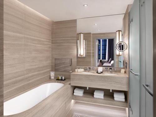 The Trafalgar St James London Curio Collection by Hilton photo 66