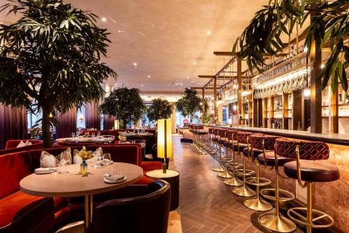The Trafalgar St James London Curio Collection by Hilton photo 70