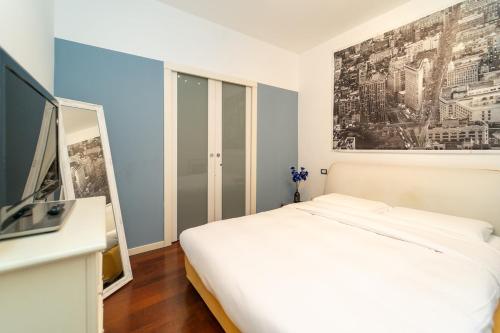 Modern apartment in Milan with WiFi and AC