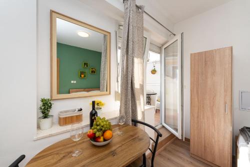 Studio and 2 rooms Zadar City Walls