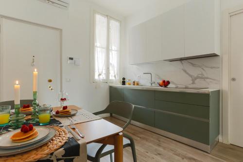 The Best Rent - Cozy one-bedroom in the Isola area with views of the Bosco Verticale