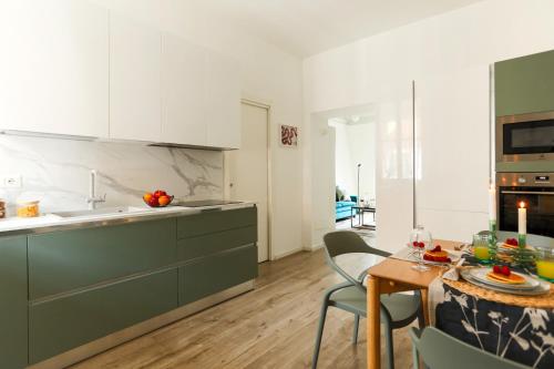 The Best Rent - Cozy one-bedroom in the Isola area with views of the Bosco Verticale
