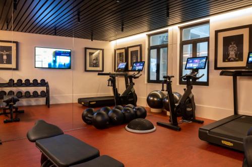 Hotel Montera Madrid, Curio Collection By Hilton photo 50