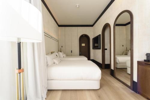 Hotel Montera Madrid, Curio Collection By Hilton photo 97