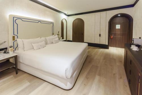 Hotel Montera Madrid, Curio Collection By Hilton photo 101