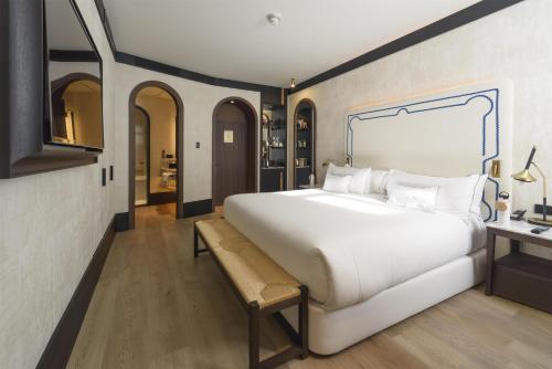 Hotel Montera Madrid, Curio Collection By Hilton photo 104