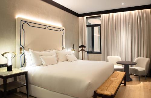 Hotel Montera Madrid, Curio Collection By Hilton photo 85
