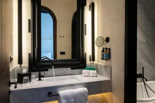 Hotel Montera Madrid, Curio Collection By Hilton photo 8