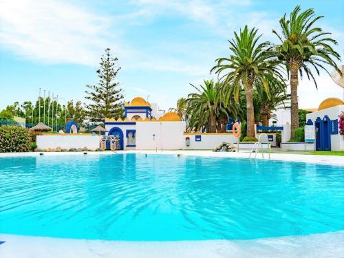 Holiday home in Roquetas de Mar by the sea