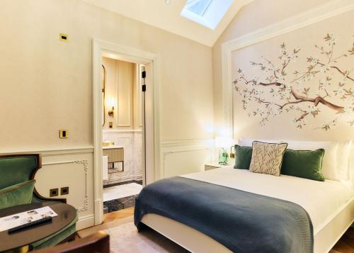 2 Chesham Hotel photo 58