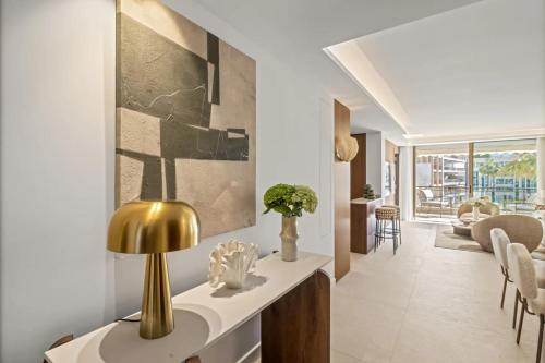 REF 2029 Sea view apartment for rent Cannes Croisette