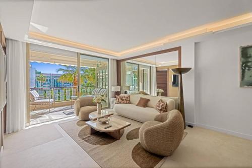 REF 2029 Sea view apartment for rent Cannes Croisette