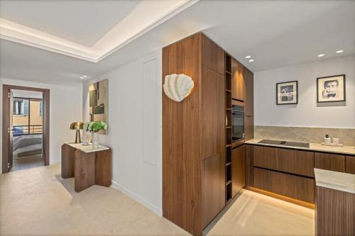 REF 2029 Sea view apartment for rent Cannes Croisette