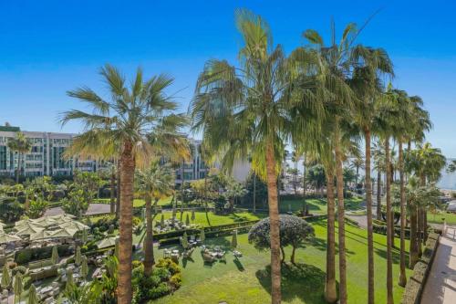REF 2029 Sea view apartment for rent Cannes Croisette
