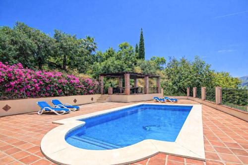 Holiday villa with pool and fantastic views, Coin