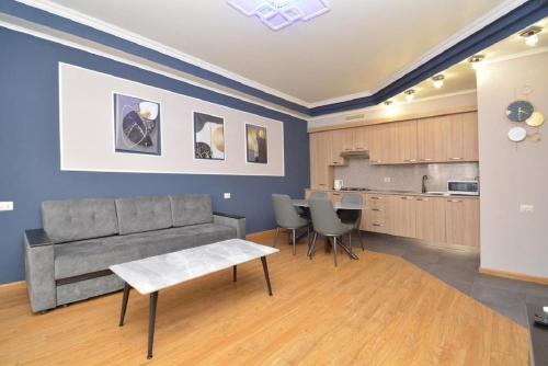 Apartment in Malibu Park
