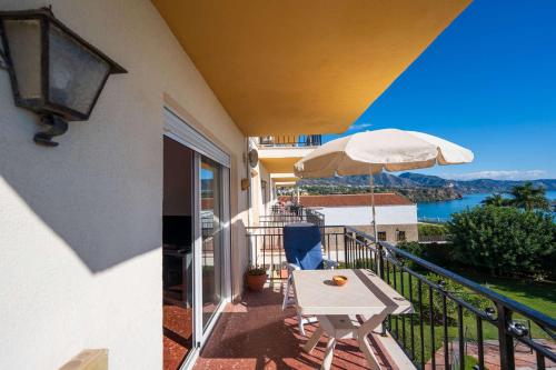 Acapulco Apartment 18 by Casasol