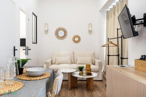 WeHost D2 - Smart & chic loft, 3 mins to beaches