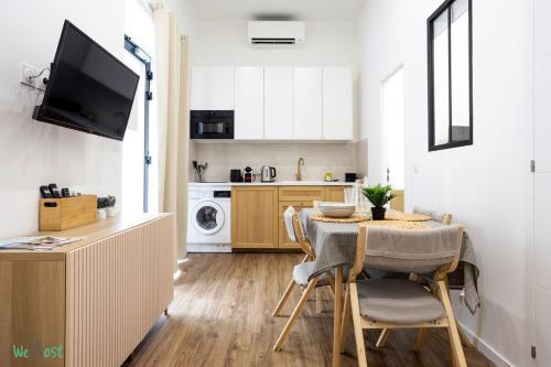 WeHost D2 - Smart & chic loft, 3 mins to beaches