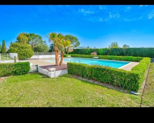 Lovely 48 m2 appt with sea view and swimming pool photo 1