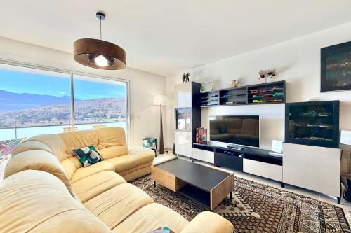 Comfortable T3 with terrace and garage!