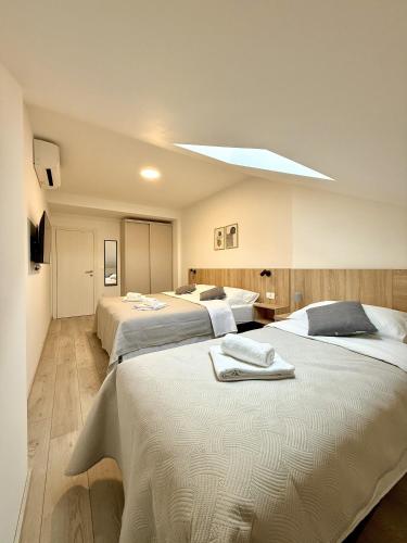 Cloud9 Airport Suites