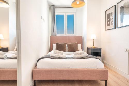 23rd Floor City Apartment with Pool & Gym REMS