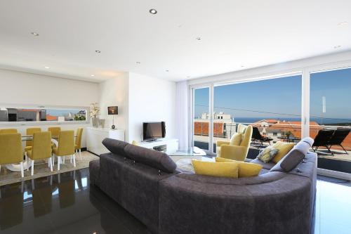 Flipwave House