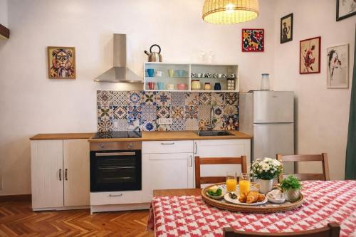 NAPOLI DUOMO STAY Charming Apartment