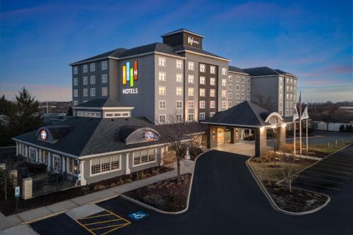 an overhead view of a hotel with a parking lot at EVEN Hotel Chicago - Tinley Park - Convention Center by IHG in Tinley Park