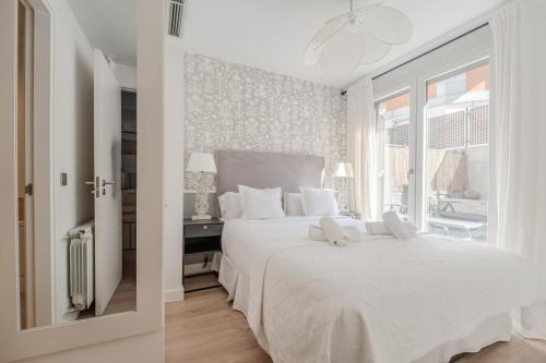 Modern with terrace -1Bdr 1Bath-Ppe. de Vergara