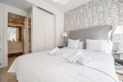 Modern with terrace -1Bdr 1Bath-Ppe. de Vergara