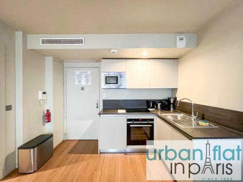 UrbanFlat 130 - Beautiful 4 Bedroom Central Paris Apartment
