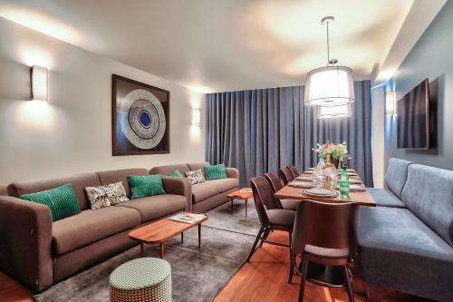 UrbanFlat 134 - Grand Appartement en plein centre de Paris
