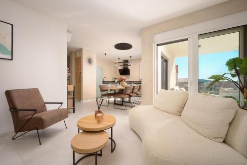 Sea & Sky - Boutique Sea View Apartment with Large Terrace