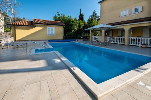 Two-Bedroom Apartment in Malinska I