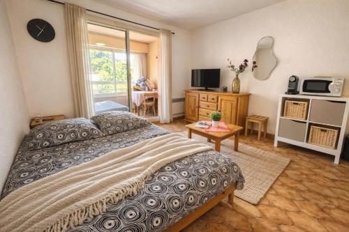 Charmant appartement sur le port de Hyères, proche des plages